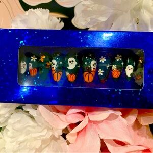 Nail Art & Co. : Press On Nails Spooky Almond